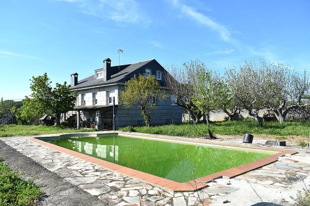 Foto 1 de Xalet en venda a calle Santalla de Rei de 4 habitacions amb terrassa i piscina