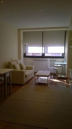 Foto 2 de Alquiler de piso en Centro - Salamanca de 1 habitación con muebles y aire acondicionado