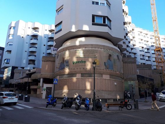 Foto 1 de Àtic en venda a Praza Independencia de 2 habitacions amb terrassa i garatge