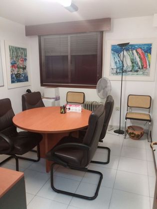Foto 2 de Venta de oficina en O Berbés - Peniche de 71 m²