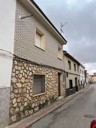 Foto 1 de Casa adossada en venda a calle Obra de 3 habitacions amb terrassa i balcó