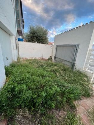 Foto 2 de Venta de casa adosada en calle Rio Alberche de 3 habitaciones con terraza y jardín