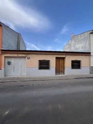 Foto 2 de Casa en venda a calle Imperio de 4 habitacions amb terrassa