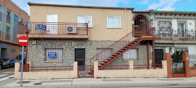 Foto 1 de Xalet en venda a calle De Jesús Arambarri de 4 habitacions amb terrassa i garatge