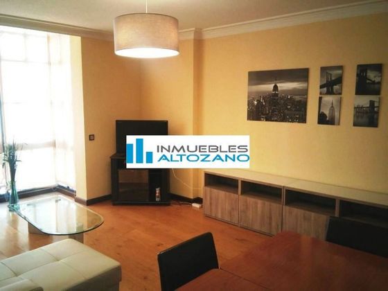 Foto 2 de Pis en lloguer a Centro - Salamanca de 2 habitacions amb mobles i calefacció