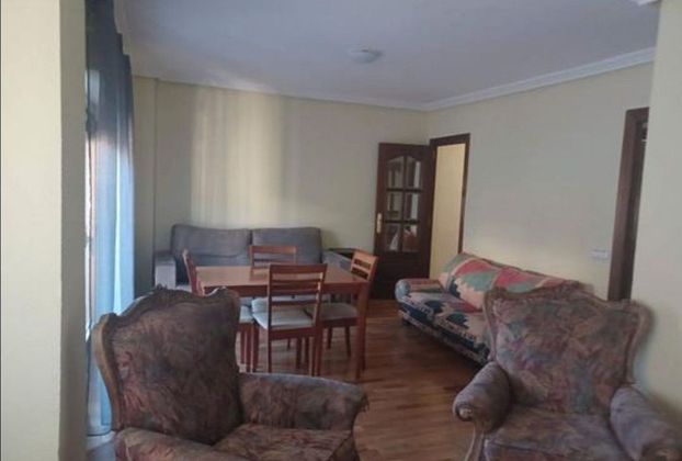 Foto 1 de Pis en lloguer a Salesas - Labradores de 2 habitacions amb mobles i balcó