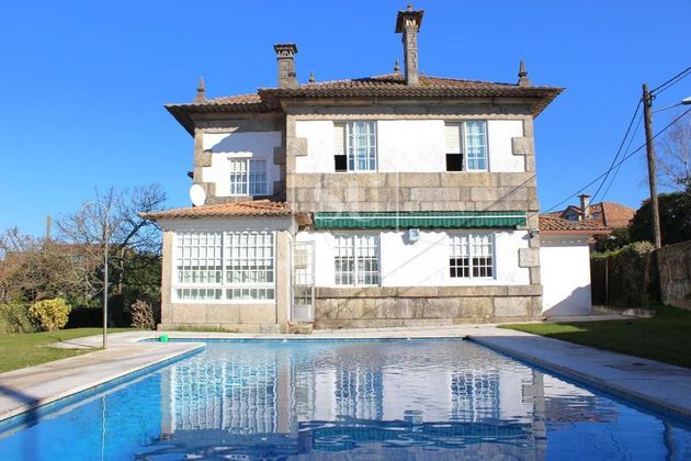 Foto 1 de Xalet en venda a Coruxo - Oia - Saiáns de 5 habitacions amb terrassa i piscina