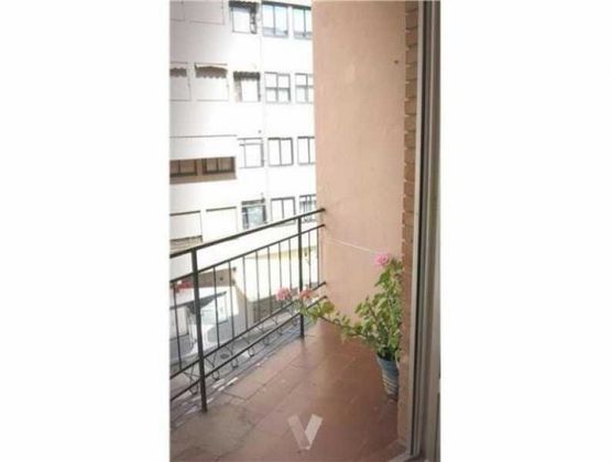 Foto 2 de Venta de piso en Centro - Logroño de 3 habitaciones con balcón y calefacción