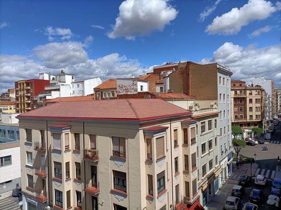 Foto 1 de Pis en venda a Centro Ciudad de 4 habitacions amb terrassa i garatge