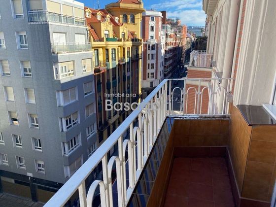 Foto 1 de Venta de piso en Barrio de Abando de 3 habitaciones con terraza y calefacción