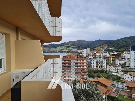 Foto 1 de Venta de piso en calle Errementariako Bidea de 2 habitaciones con terraza y calefacción