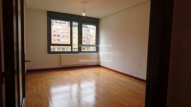 Foto 2 de Pis en venda a Huca - Prados de 2 habitacions amb garatge i ascensor