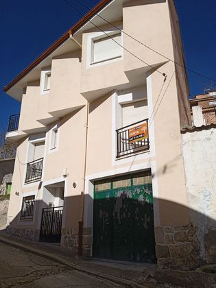 Foto 1 de Casa en venda a travesía Calvario de 4 habitacions amb piscina i balcó