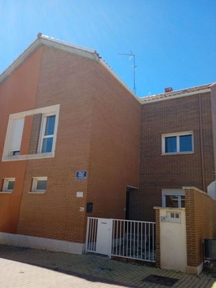 Foto 2 de Casa en venda a calle Isabel la Católica de 4 habitacions amb terrassa i garatge