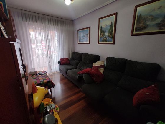 Foto 2 de Venta de piso en Sestao de 2 habitaciones con balcón y calefacción