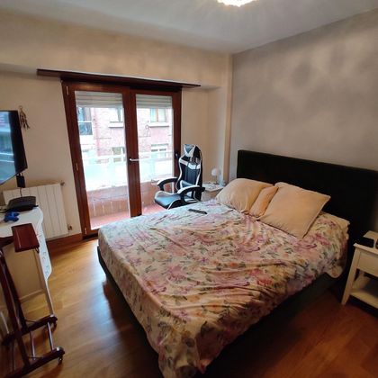 Foto 1 de Piso en venta en calle Iparraguirre Kalea de 3 habitaciones con terraza y calefacción