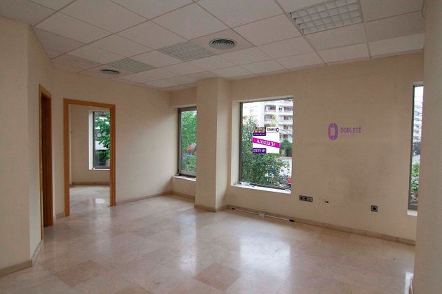 Foto 1 de Alquiler de oficina en Praza Independencia de 148 m²