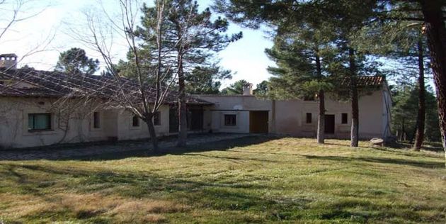 Foto 2 de Casa en venta en Villacastín de 5 habitaciones con jardín y calefacción
