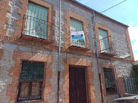 Foto 1 de Casa en venda a Sanchidrián de 7 habitacions amb terrassa