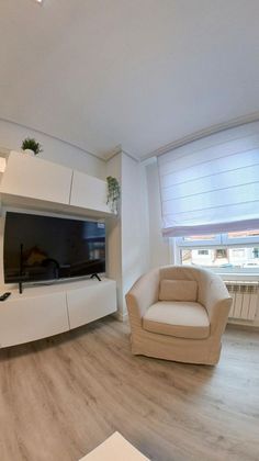 Foto 1 de Alquiler de piso en General Dávila de 2 habitaciones con muebles y calefacción
