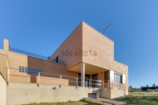 Foto 2 de Casa en venda a Santa Marta de Tormes de 5 habitacions amb terrassa i garatge