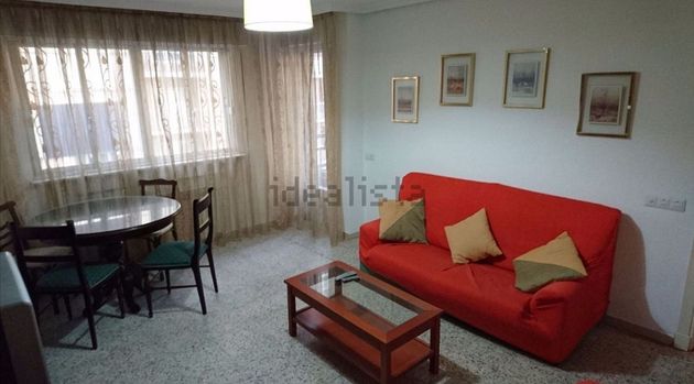 Foto 1 de Pis en lloguer a Vidal de 3 habitacions amb mobles i balcó