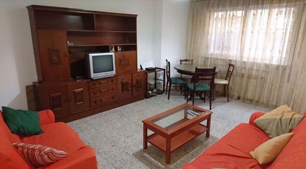Foto 2 de Pis en lloguer a Vidal de 3 habitacions amb mobles i balcó