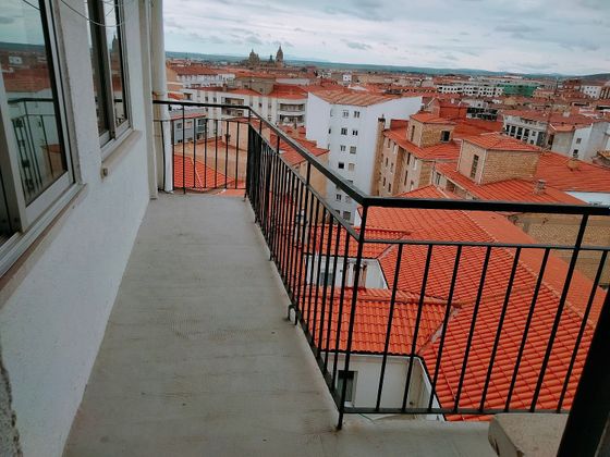 Foto 2 de Venta de piso en Carmelitas - San Marcos - Campillo de 4 habitaciones con balcón y calefacción