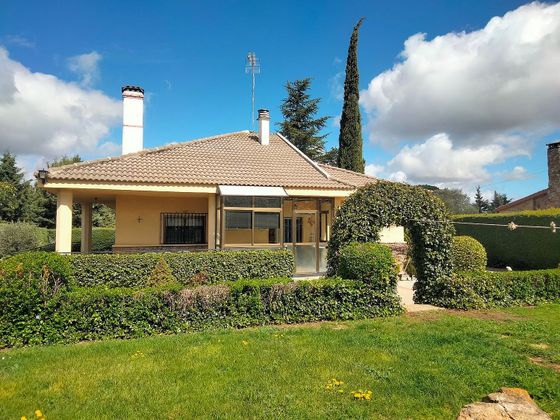Foto 2 de Xalet en venda a Castellanos de Villiquera de 3 habitacions amb terrassa i garatge