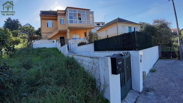 Foto 2 de Xalet en venda a calle Da Oliveira de 5 habitacions amb jardí i balcó