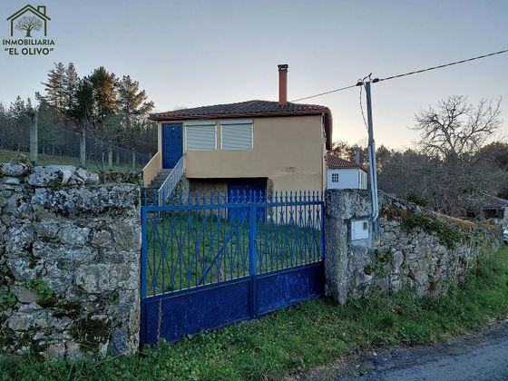 Foto 1 de Casa en venda a calle Cch+Jw Cimadevila España de 3 habitacions amb jardí