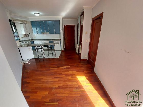 Foto 1 de Venta de piso en calle Santa Tegra de 1 habitación con terraza y garaje