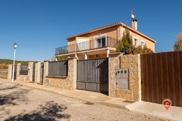 Foto 1 de Casa adossada en venda a Villalba de la Sierra de 4 habitacions amb calefacció