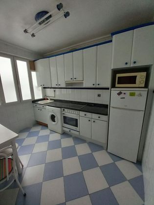 Foto 2 de Piso en alquiler en Centro - Torrelavega de 3 habitaciones con terraza y muebles