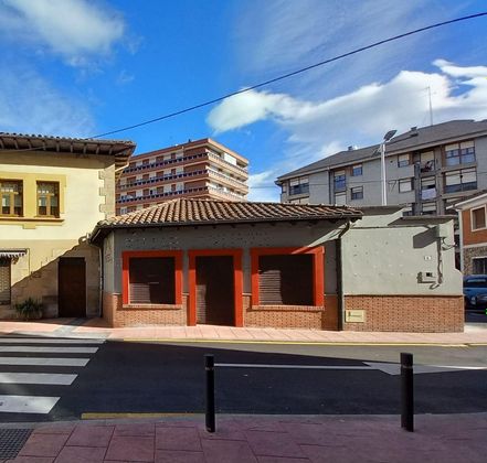 Foto 2 de Local en venda a Corrales de Buelna (Los) de 275 m²