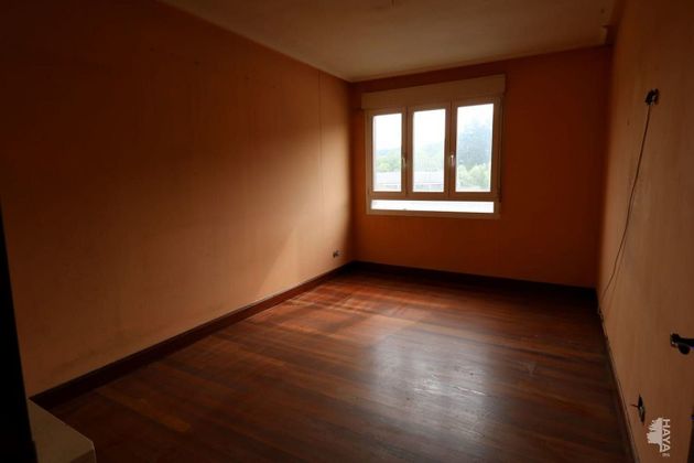 Foto 2 de Venta de piso en calle Txiriboketa Auzoa de 3 habitaciones y 70 m²