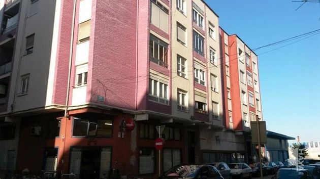 Foto 1 de Piso en venta en calle Marqueses de Valdecilla y Pelayo de 4 habitaciones con balcón