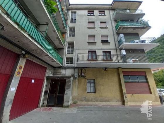 Foto 1 de Venta de piso en calle Encartaciones Hiribidea de 3 habitaciones con ascensor