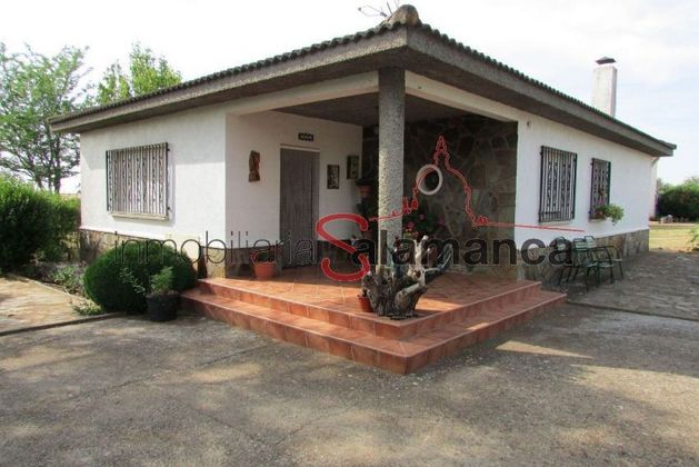 Foto 1 de Casa rural en venda a Galindo y Perahuy de 3 habitacions amb piscina