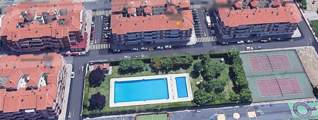 Foto 1 de Venta de piso en Santa Marta de Tormes de 3 habitaciones con terraza y piscina