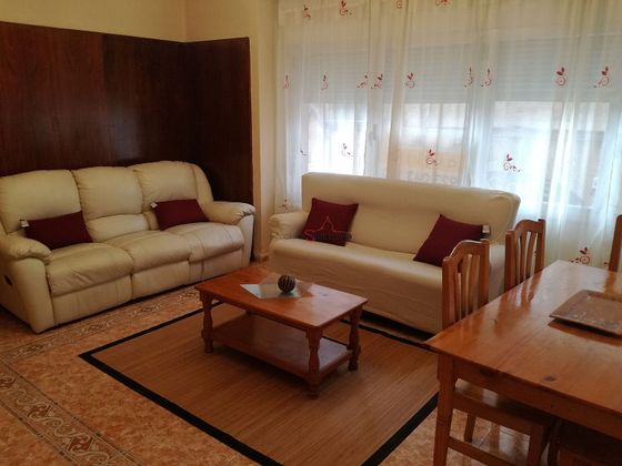 Foto 2 de Pis en lloguer a Salesas - Labradores de 4 habitacions amb mobles i balcó