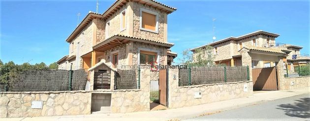 Foto 1 de Casa en venda a Villamayor de 4 habitacions amb terrassa i jardí