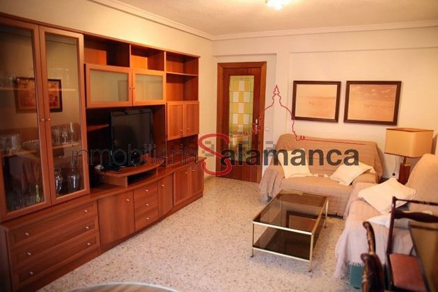 Foto 1 de Pis en lloguer a Carmelitas - San Marcos - Campillo de 4 habitacions amb terrassa i mobles