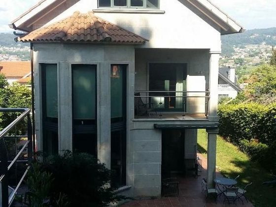 Foto 1 de Xalet en venda a Matamá - Beade - Bembrive - Valádares - Zamáns de 5 habitacions amb terrassa i piscina