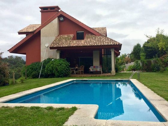 Foto 2 de Xalet en venda a Nigrán de 6 habitacions amb terrassa i piscina