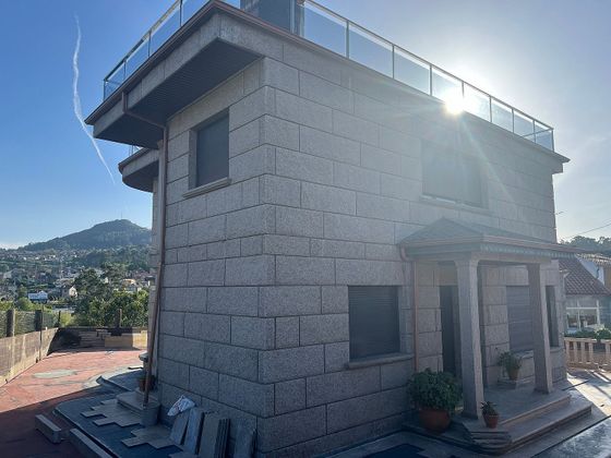 Foto 1 de Venta de chalet en Matamá - Beade - Bembrive - Valádares - Zamáns de 4 habitaciones con terraza y garaje