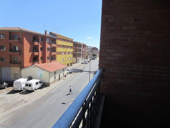 Foto 2 de Pis en venda a avenida De Bejar de 4 habitacions amb garatge i balcó