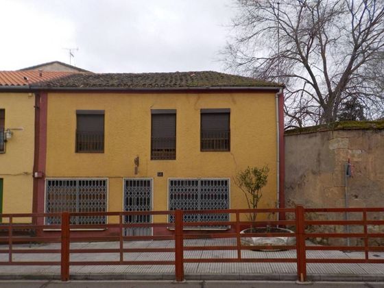 Foto 2 de Edificio en venta en avenida Agustín de Foxá de 180 m²