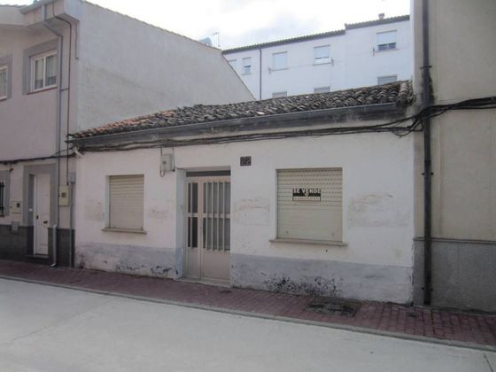 Foto 1 de Venta de casa en calle San Pelayo de 3 habitaciones con terraza y jardín