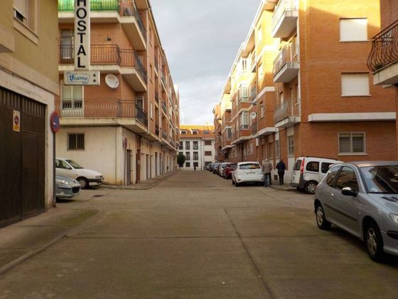 Foto 2 de Venta de piso en calle Reino de León de 3 habitaciones con terraza y balcón